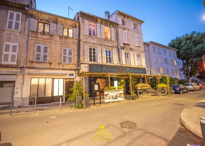 L\'Excellence Avignon - Suite Luxe Sauna, Hammam & Jaccuzzi